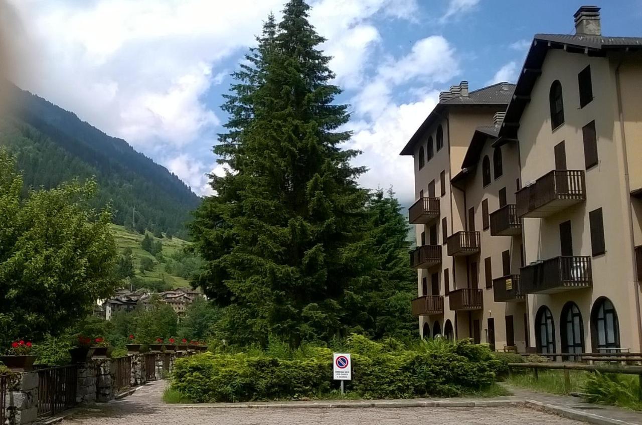 Aparthotel Tettuccio Montesole à Ponte Di Legno Extérieur photo